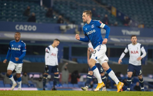 这一事件引 这一事件引